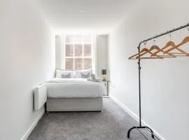 Liverpool City Haven 1-Bed Apartment for Couples & Solo Travelers