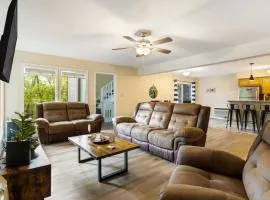 Home with Deck, Grill, W and D Close to resort and fun