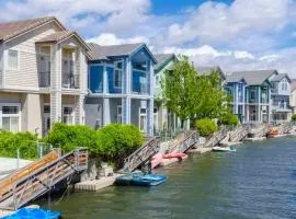 Marina Escape-Lake-Family-Fishing-Casino