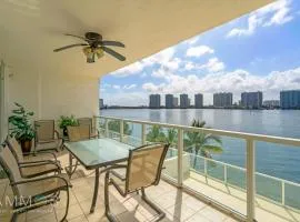 Bay View Oasis with Balcony & Free Parking Sunny Isles Beach