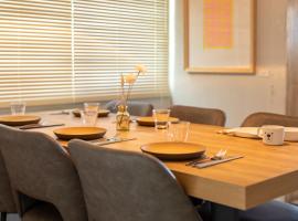 一棟貸切宿 Shiyon, 60-year-old renovated private house, hotel v destinaci Marugame