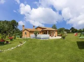 Villa in minj with swimming pool