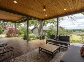 Castoro Cellars Hive and Hivette Wine Stay, Groups
