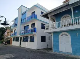 Estudio a solo pasos de la playa , El Pueblito