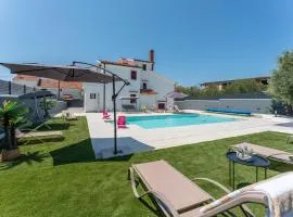 Amazing Home In Biograd