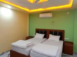 Hotel The Prince Near Gautam Buddha Temple - Wifi and Parking Facilities