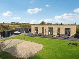 Gorgeous Home In Ringkøbing With Wifi