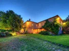 Historic Villa With Pool In Siena Hills