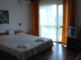 Condo Hotel Valentina, serviced apartment in Obzor