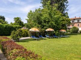 Villa Evelina, hotel v destinaci Travedona