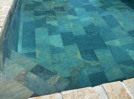 Mermaid Cove, Hotel in Sukošan