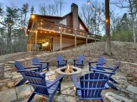 Smores Cabin Gas fireplace firepit hot tub comfy beds