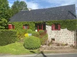Longère 7 personnes - 4 chambres - 3 SdB Orcival
