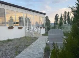 Guba white house