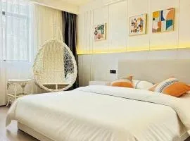Longchen Holiday Hotel-close to Xintiandi and Huaihai Middle Road