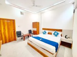 RAM JANAMBHOOMI H0TEL ! R-a-m - K-r-i-sh-na - Palace Near 900m from Ram Temple - Shri Hanuman Garhi Mandir - All Room Fully Air Conditioning Rooms - Free Wifi - and Parking - Best Premium Hotel