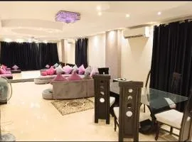 شقه فندقية فاخره بشارع الملك فيصل الرئيسي