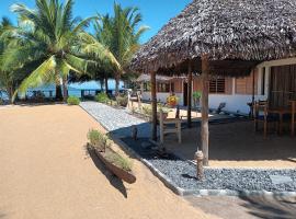Ravoravo beach house Nosy Be-Atanfondro Park Lokobe, hotel a Antafondro