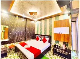 Hotel Raghu!Nandan - Best Location Near Ram Janambhoomi - Wifi# Parking & Excellent Room Service Provided - Best Guest House In Ayodhya