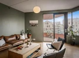 Panoramic Fjord View - Waterfront apartment