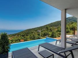 Villa Nina Rukavac Opatija، فندق في ماتولي