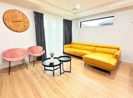 Tranquil 4 Bed Family Retreat 5Min To Airport