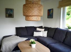 Entire house with hot tub and beachfront, hotel Köpingben