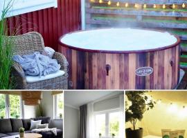 Entire house with hot tub and beachfront, hotel con pileta en K&ouml;ping