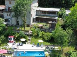 Casa Benassi ,Room&Suite , con piscina