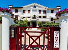 Residence le Pinete RTA, hotel v destinaci Cinquale