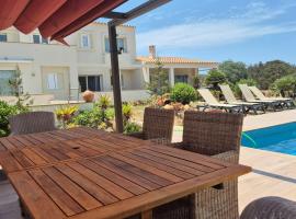 Apartamentos Casa Romantica, hotel em La Savina