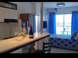 Primavera Cozy studio Condominium, Cagayan de Oro City, Philippines, hotel sa hidromasažnim kadama u gradu Kagajan de Oro