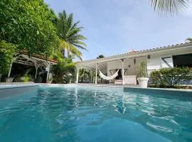 Maison créole de charme avec Piscine privée et écrin tropical
