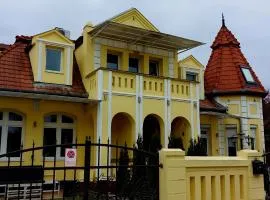 Corner Apartman 5