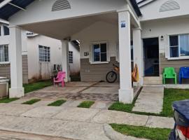 House with two bedrooms available near the beach, rezort v destinaci Bique