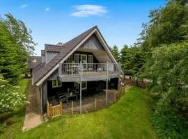 Large Holiday Home With Large Outdoor Wilderness Bath And Activity Room, Only 500 Meters From Stauning Harbor,