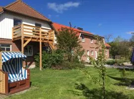 Dörpshus im strandnahen Bojendorf