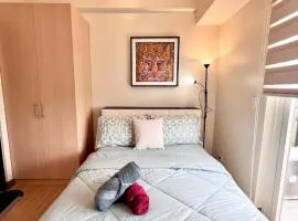 Staycation Modern Room