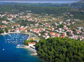 Rab Apartman Lilly، فندق في Palit