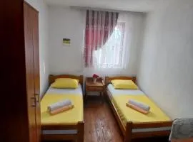 Lago Apartment's