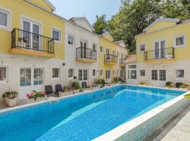 *NEW IN 2025* - Hotel Subra Atrium, ξενοδοχείο στο Χέρτσεγκ Νόβι