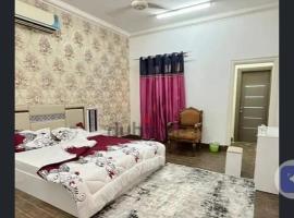 Room, penzion v destinaci Seeb