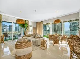 Luxury Spacious 2 Bedroom Private Beach and Views