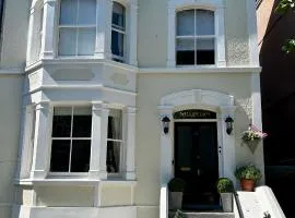 Willesden, Apartment 2, A beautifully furnished and spacious apartment located in the heart of Llandudno