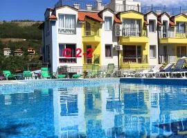 PoolView Elite Apartment in RoseGardenComplex with BigPool and Parking