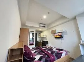 Free Parking At Collins Boulevard Serpong by SM ROOM