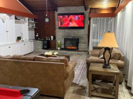 Charming Home for rent, vila v destinaci Niagara Falls