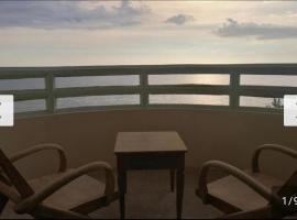 Rayong VIP condo Thai style, hotel in Ban Phe