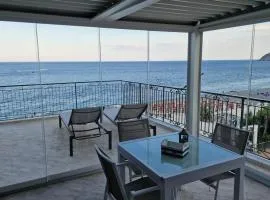 Seafront penthouse in Taormina
