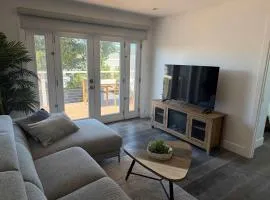 Cozy Guesthouse with Modern Appliances & Private Patio